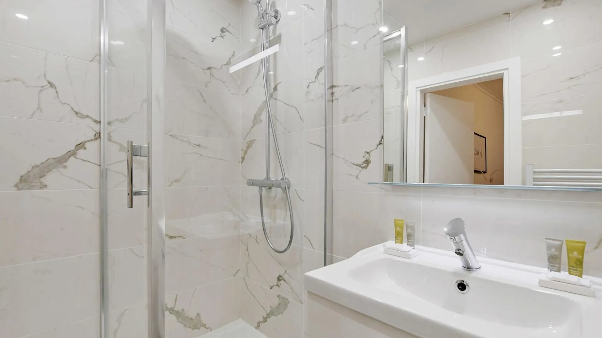 Charming - 1br-4p- Gare De L'est Apartment